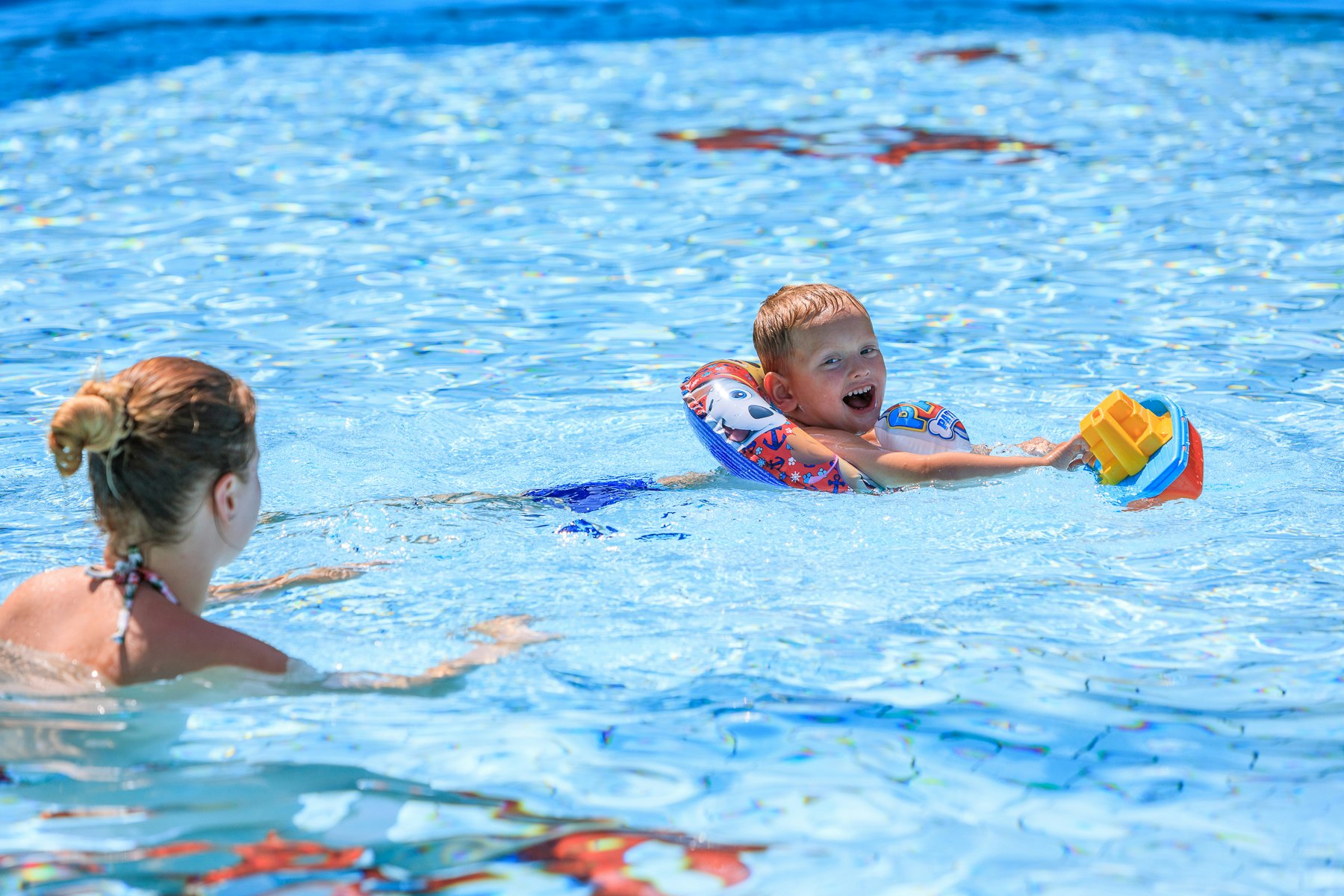 Camping De Holterberg - Pool im Freien auf dem Campingplatz