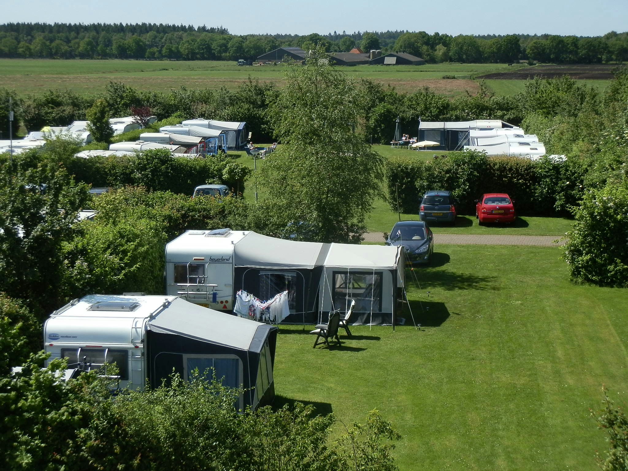 Camping De Ikeleane - Standplätze im Grünen auf dem Campingplatz