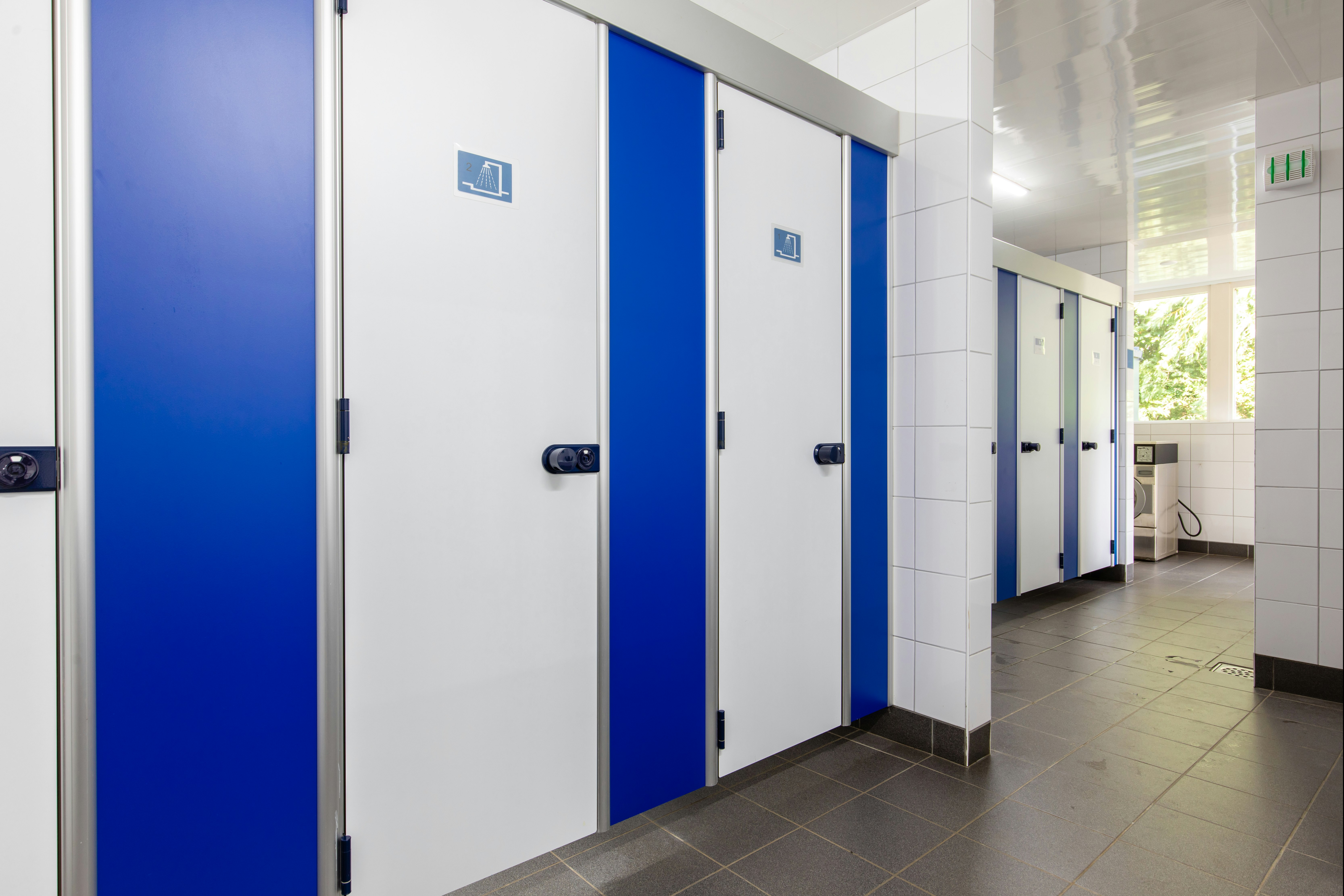 Camping De Kamperhoek  - Innenansicht des Sanitärgebäudes