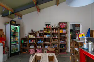 Camping De Kamperhoek - Minimarkt auf dem Campingplatz