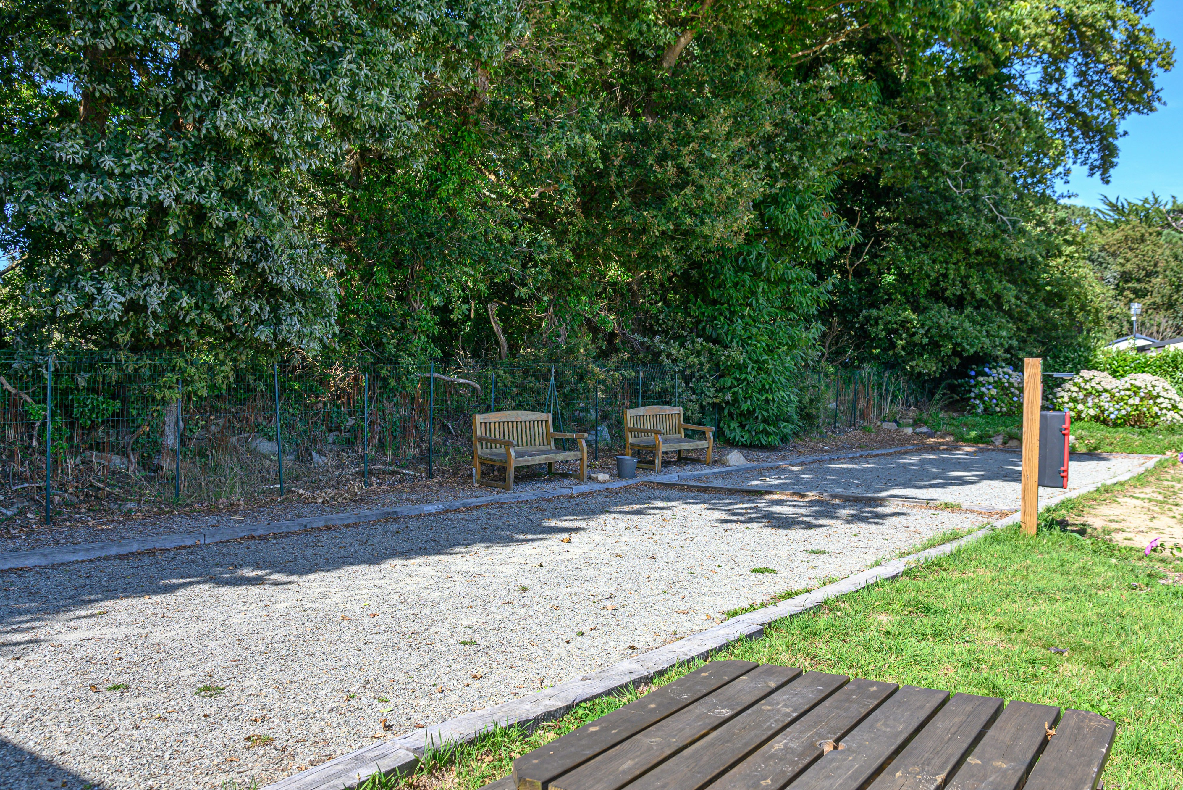 Flower Camping de Kerleyou - Pétanque-Feld auf dem Campingplatz