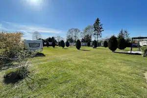 Camping De Kleine Reus - Standplatzwiese auf dem Campingplatz