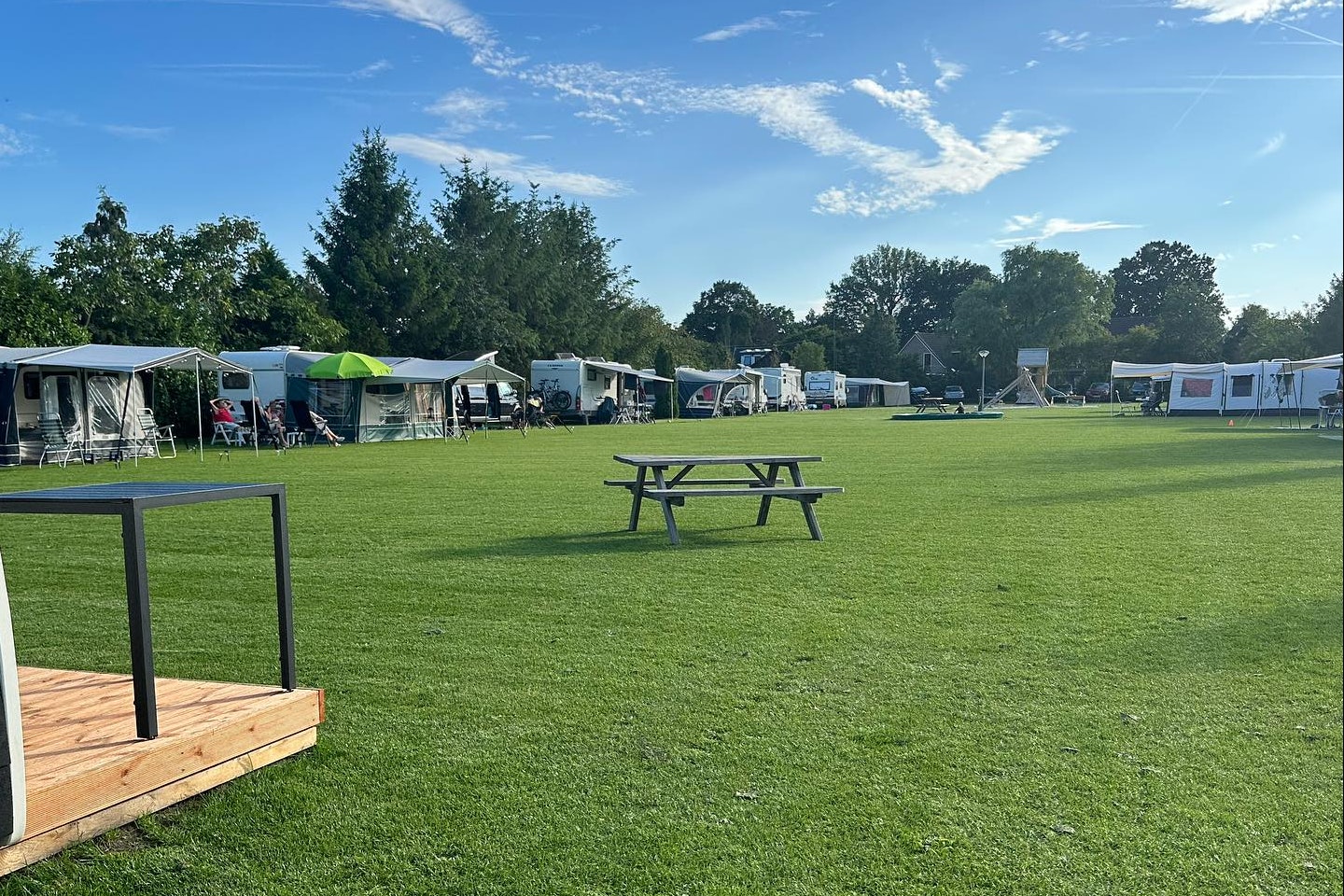 Camping De Kleine Reus - Standplatzwiese auf dem Campingplatz