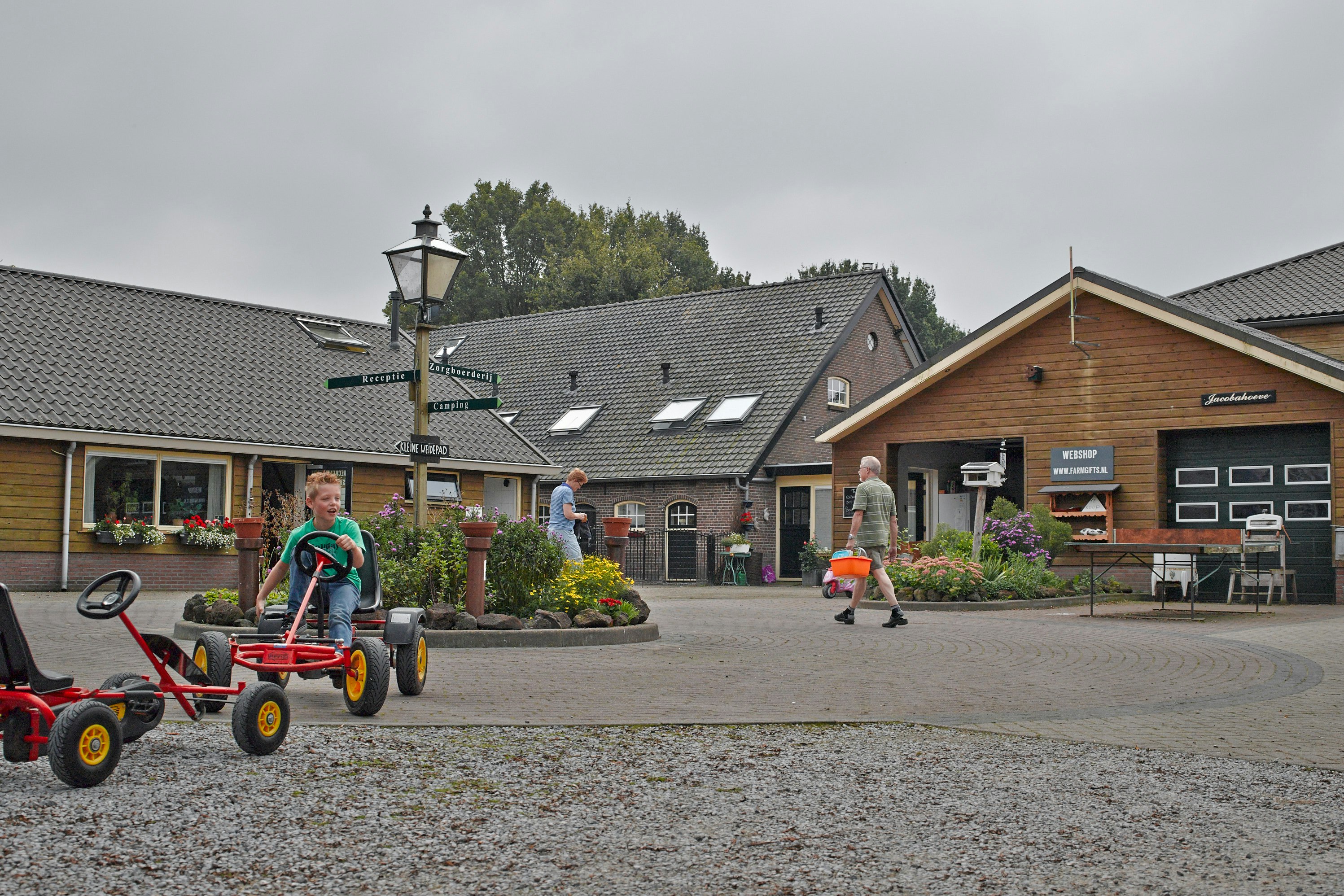 Camping De Kleine Weide - Gebäude auf dem Campingplatz