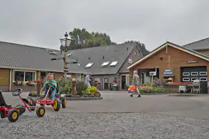 Camping De Kleine Weide - Gebäude auf dem Campingplatz