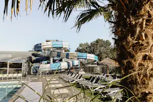 Camping De Kleine Wolf - Rutschen im Wasserpark des Campingplatzes