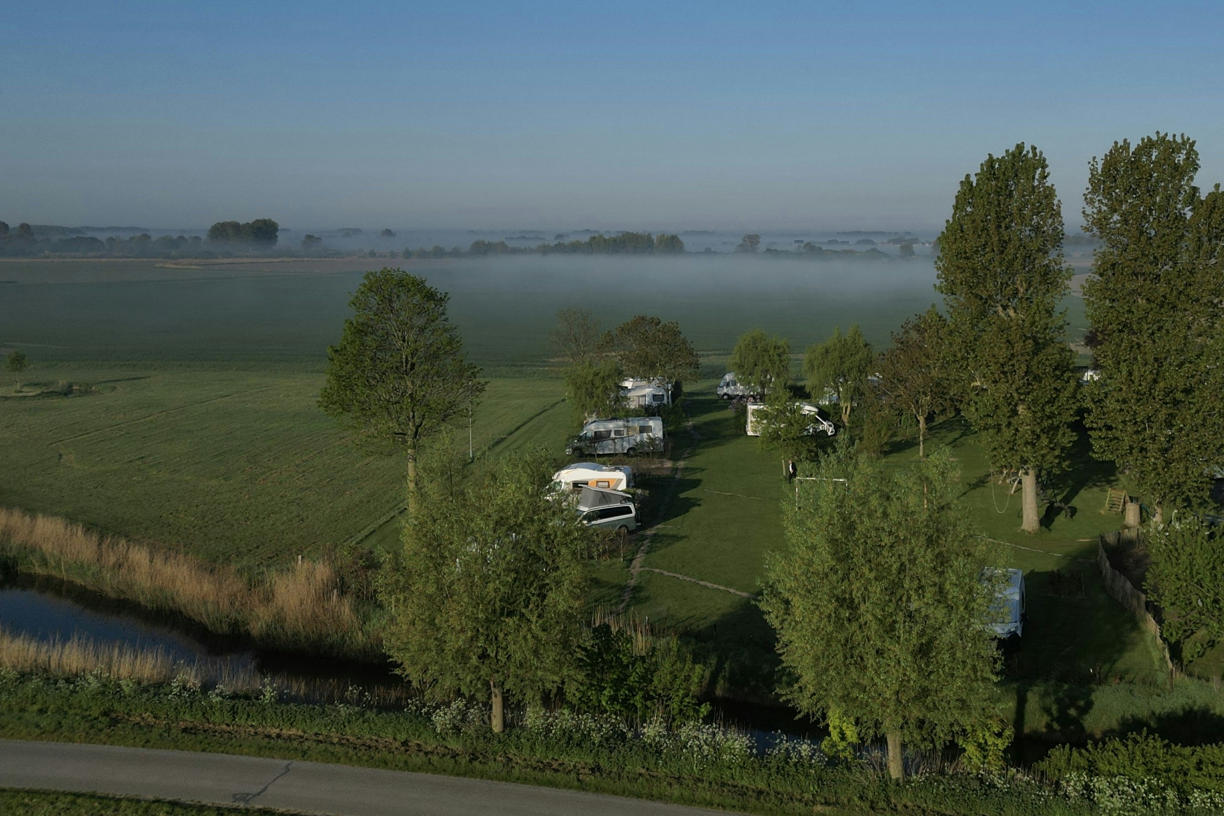 Camping De Knockaerthof - Standplatzwiese auf dem Campingplatz