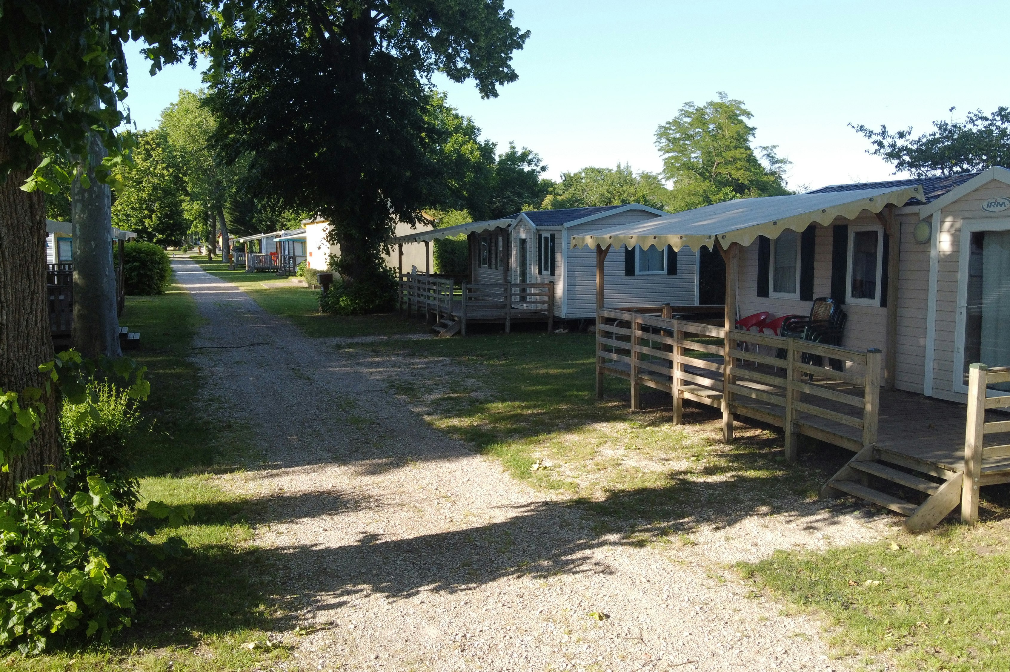 Camping de l'Arquebuse  Camping de l' Arquebuse  - Mobilheime auf dem Campingplatz