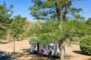 Camping de L'Île - Standplätze auf dem Campingplatz
