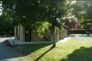 Camping de la Gartempe - Das Sanitärgebäude von aussen