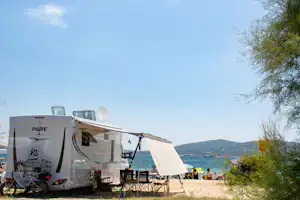 Camping de la Plage - Wohnwagen auf dem Stellplatz vom Campingplatz mit Blick auf das Mittelmeer