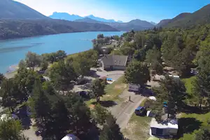 Camping de la Plage - Campingplatz an der Cote d'Azur mit direktem Zugang zum Mittelmeer aus der Vogelperspektive
