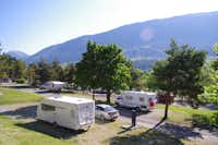 Camping de la Plage - Stellplatz vom Campingplatz auf grüner Wiese