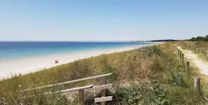 Camping de la Plage de Cleut Rouz - Badestrand in etwa 100 Meter Entfernung