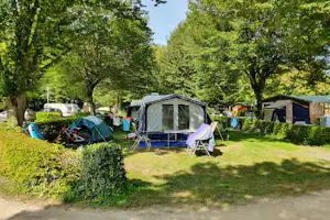 Camping de la Plaine Tonique - Wohnmobil- und Wohnwagenstellplätze auf der Wiese