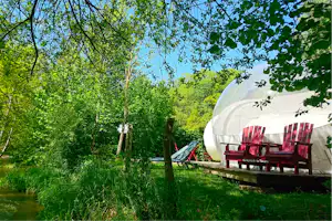 Camping de la Rouvre - Standplätze im Grünen auf dem Campingplatz