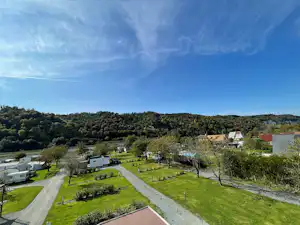 Camping de la Seine - Blick auf die Standplätze auf der Wiese