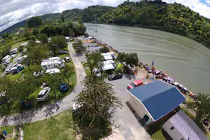 Camping de la Seine - Campingplatz Luftaufnahme mit Blick auf den Fluss