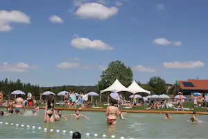 Camping de la Seuge - Naturschwimmbad auf dem Campingplatz