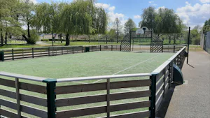 Onlycamp Camping de la Vègre - Sportplatz auf dem Campingplatz