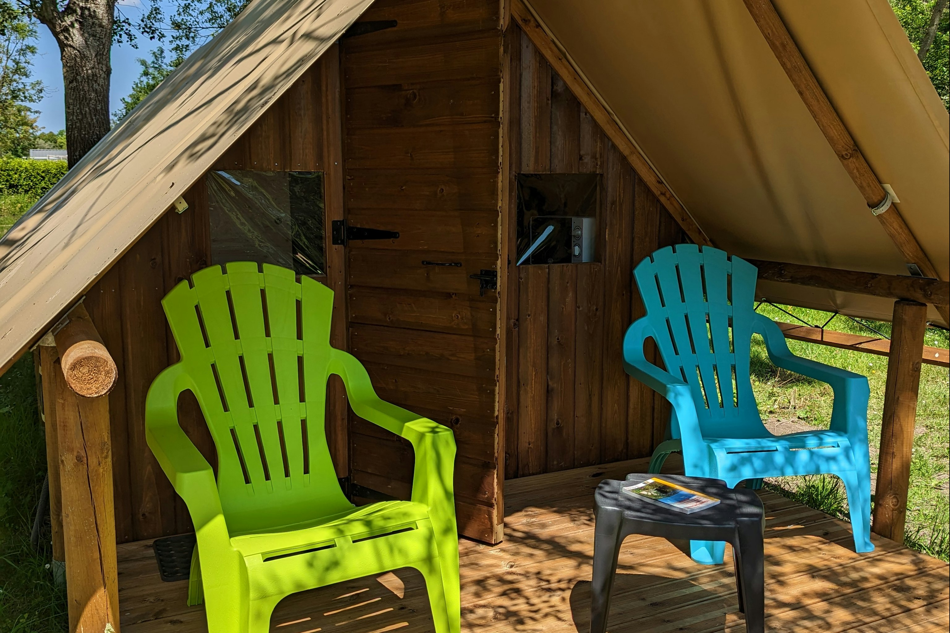 Camping De Lanven - Blick auf eine Mietunterkunft für zwei Personen