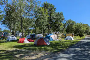 Camping De Lanven - Zeltwiese auf dem Campingplatz