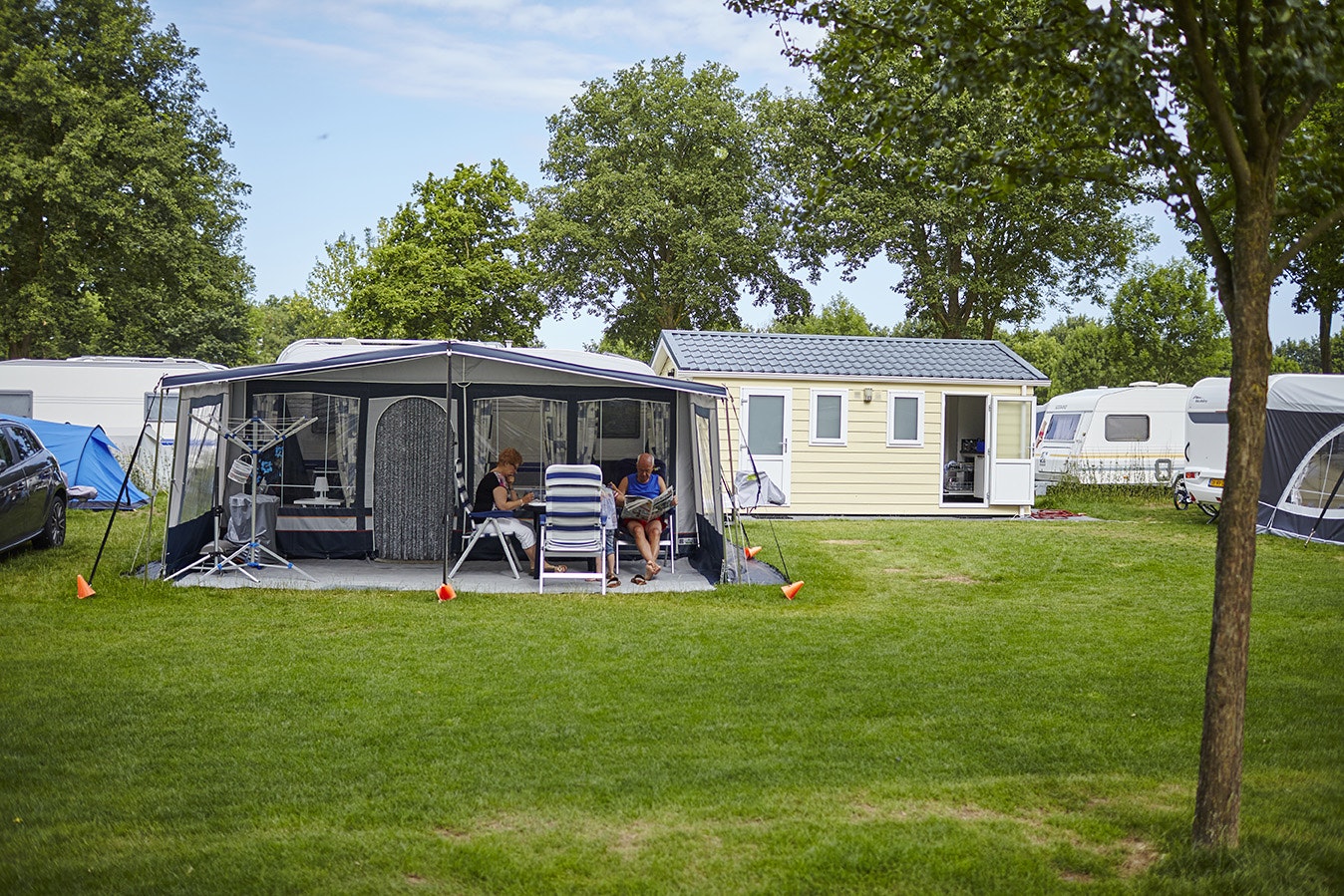Camping De Leistert - Standplätze auf der Wiese auf dem Campingplatz