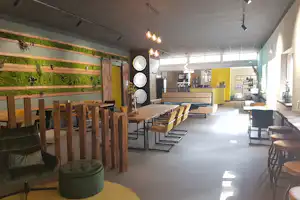 Camping De Lente van Drenthe - Innenansicht des Cafés auf dem Campingplatz