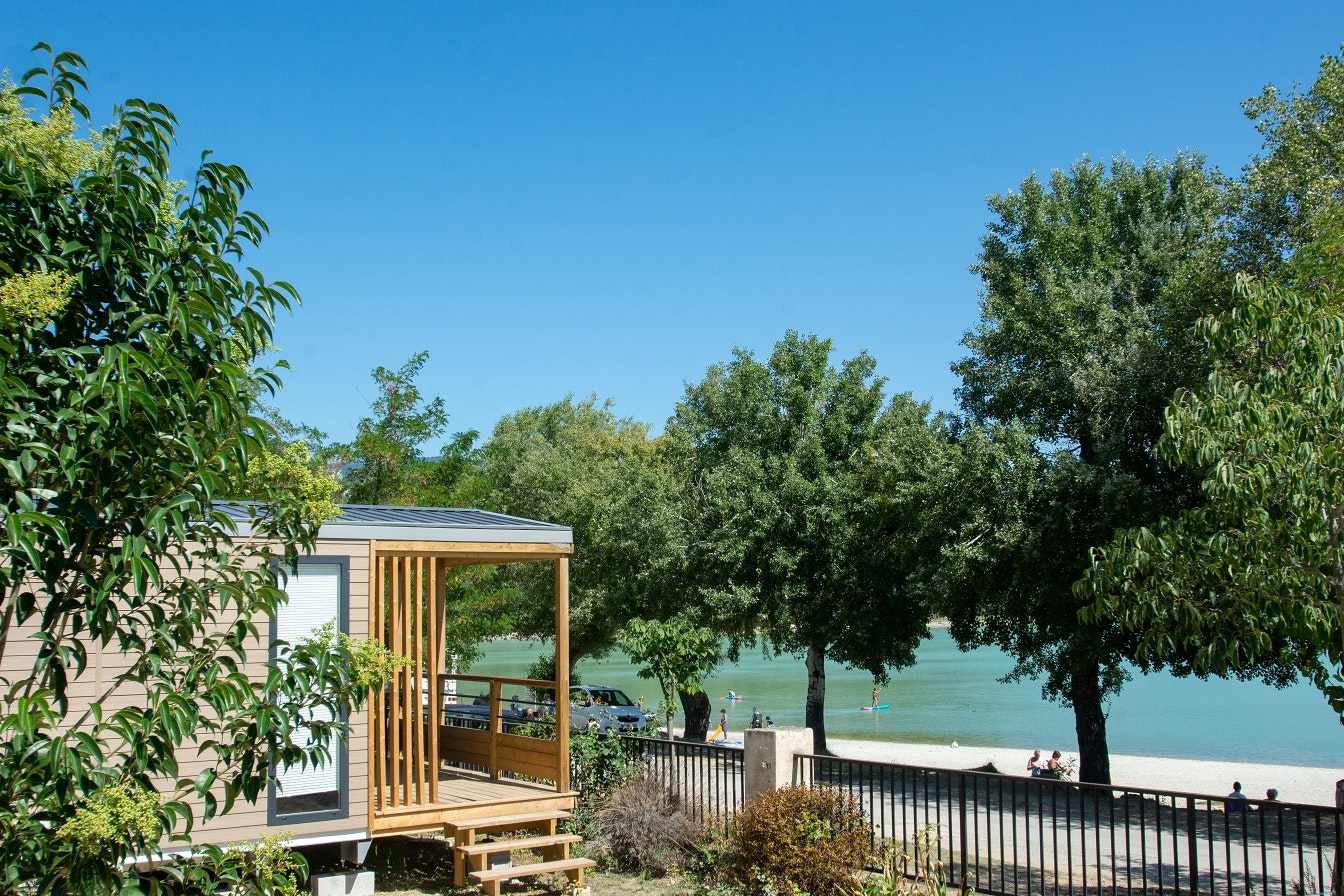 Campasun Camping de l'Étang de la Bonde - Mietunterkunft mit Blick auf das Wasser