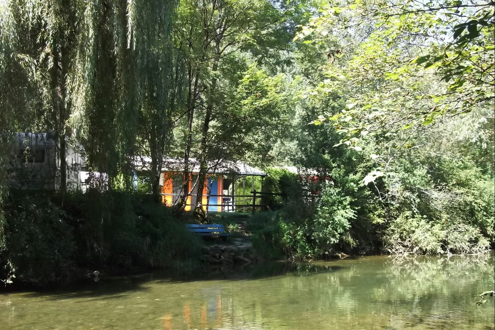 Camping de l'Ile - Blick auf die Umgebung des Campingplatzes