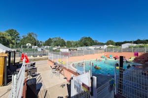 Camping de l'Orival - Freibad auf dem Campingplatz
