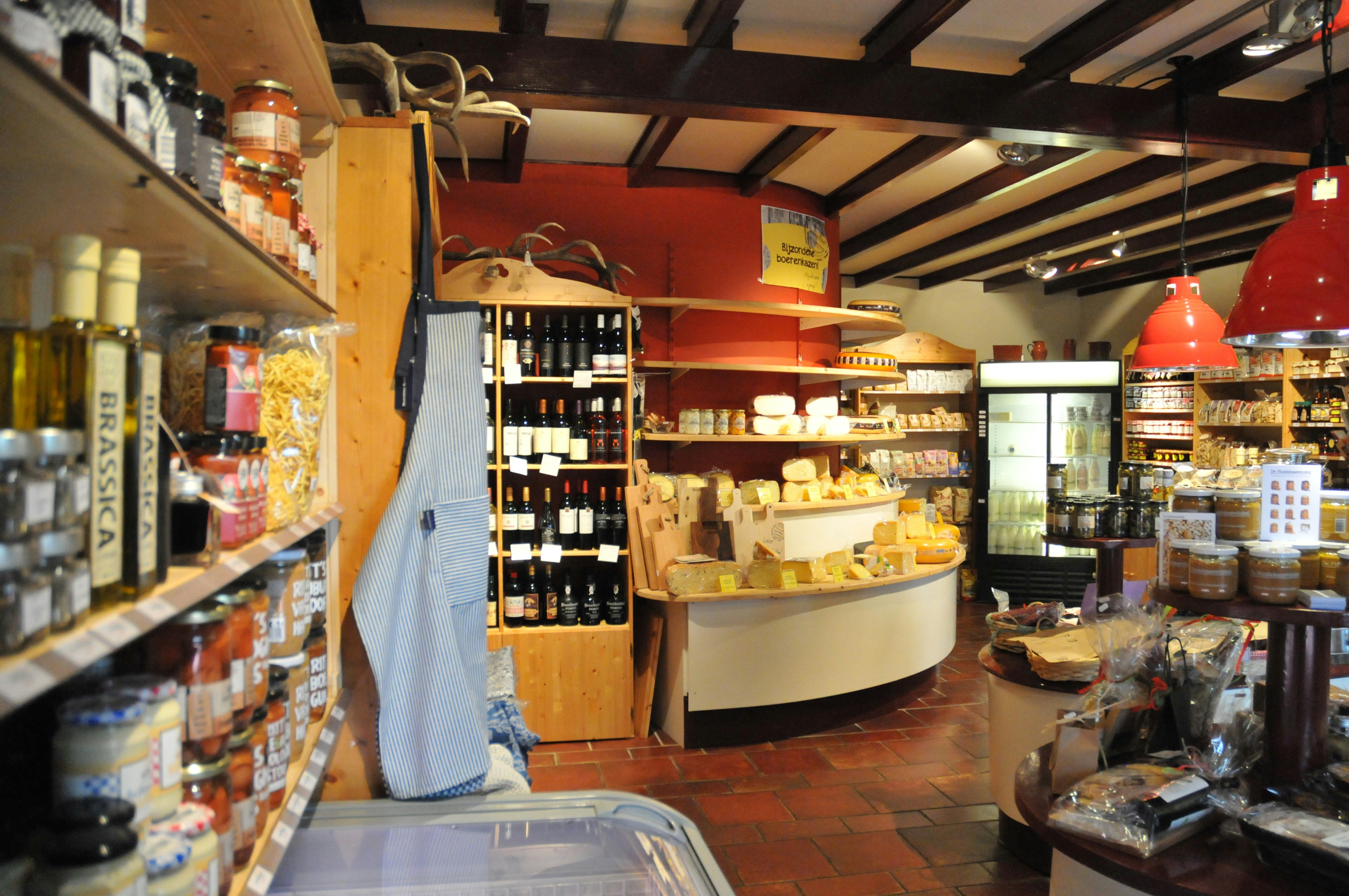 Camping De Maaneschijn - Laden auf dem Campinplatz Innenansicht