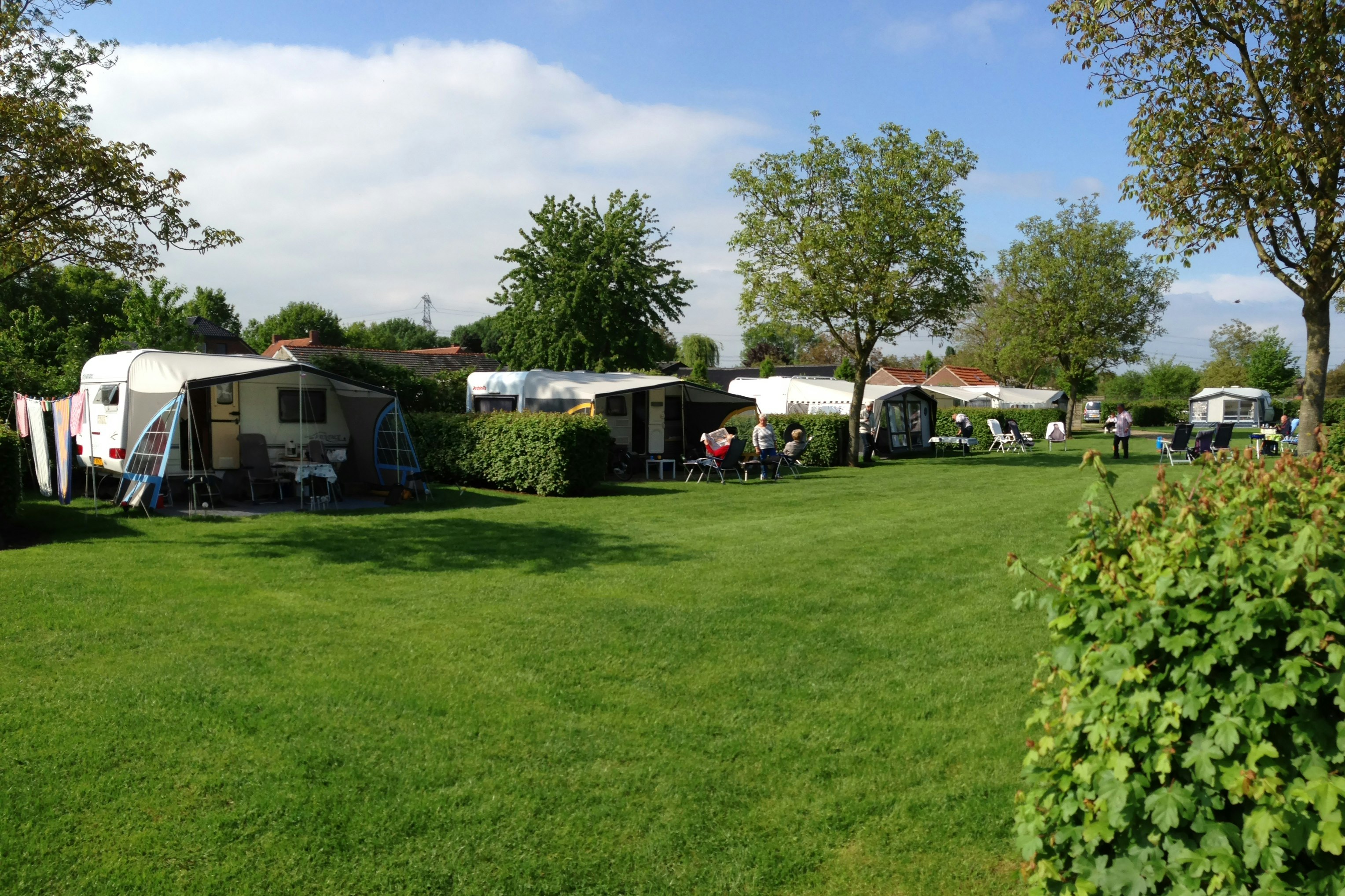 Camping De Maashoeve  -  Wohnwagenstellplatz und Wohnmobilstellplatz vom Campingplatz