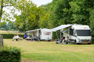 Camping De Menmoerhoeve - Standplatzwiese auf dem Campingplatz