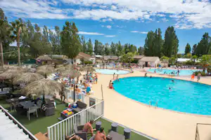 Camping De Montourey - Poollandschaft auf dem Campingplatz
