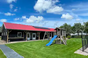 Camping De Nesse - Kinderspielplatz auf dem Campingplatz