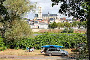 Camping de Nevers - Standplätze auf dem Campingplatz