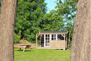 Camping de Noorde - Mobilheim mit Terrasse auf dem Campingplatz