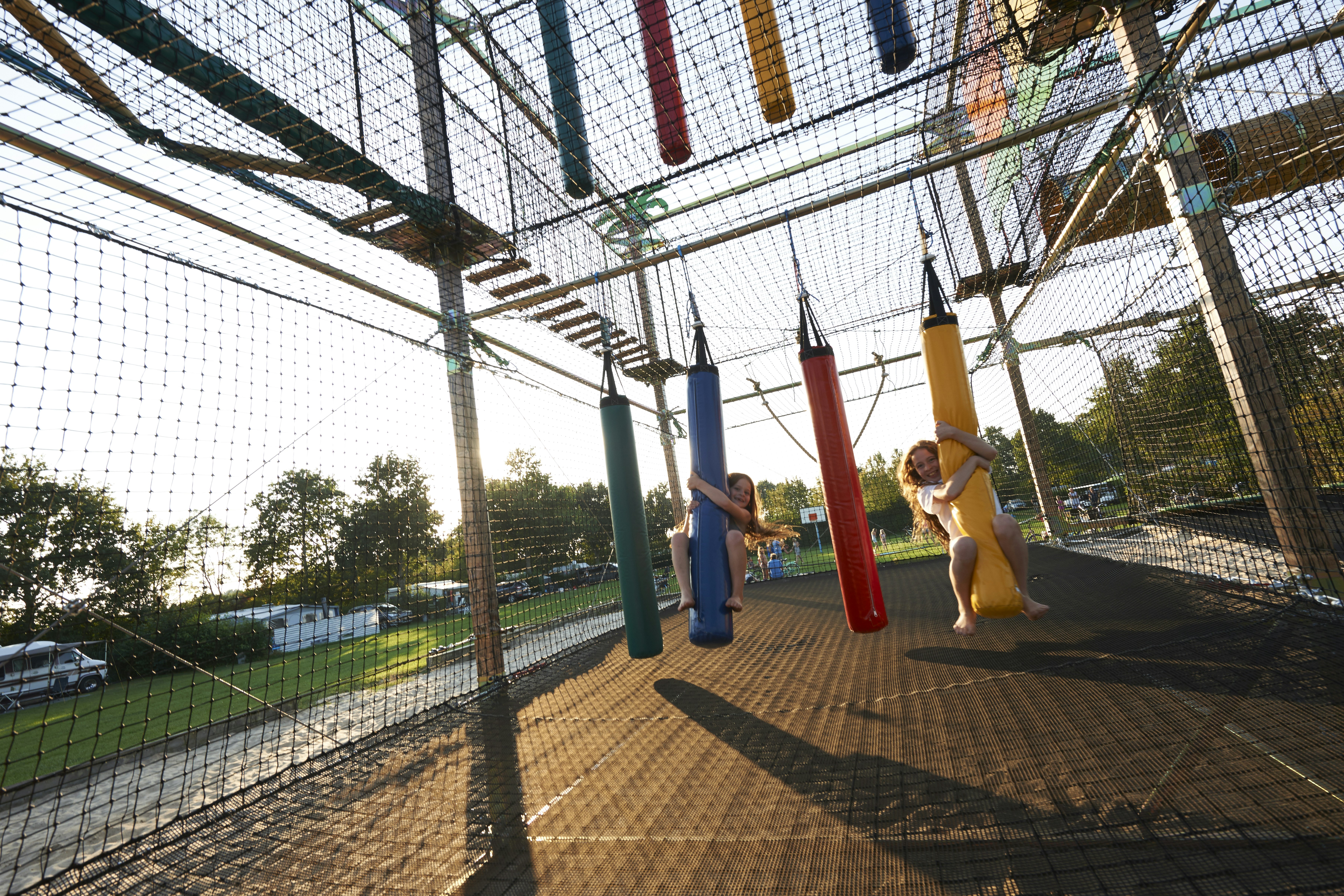 Siblu Camping de Oase  Camping De Oase - Kinderspielplatz mit großem Klettergerüst