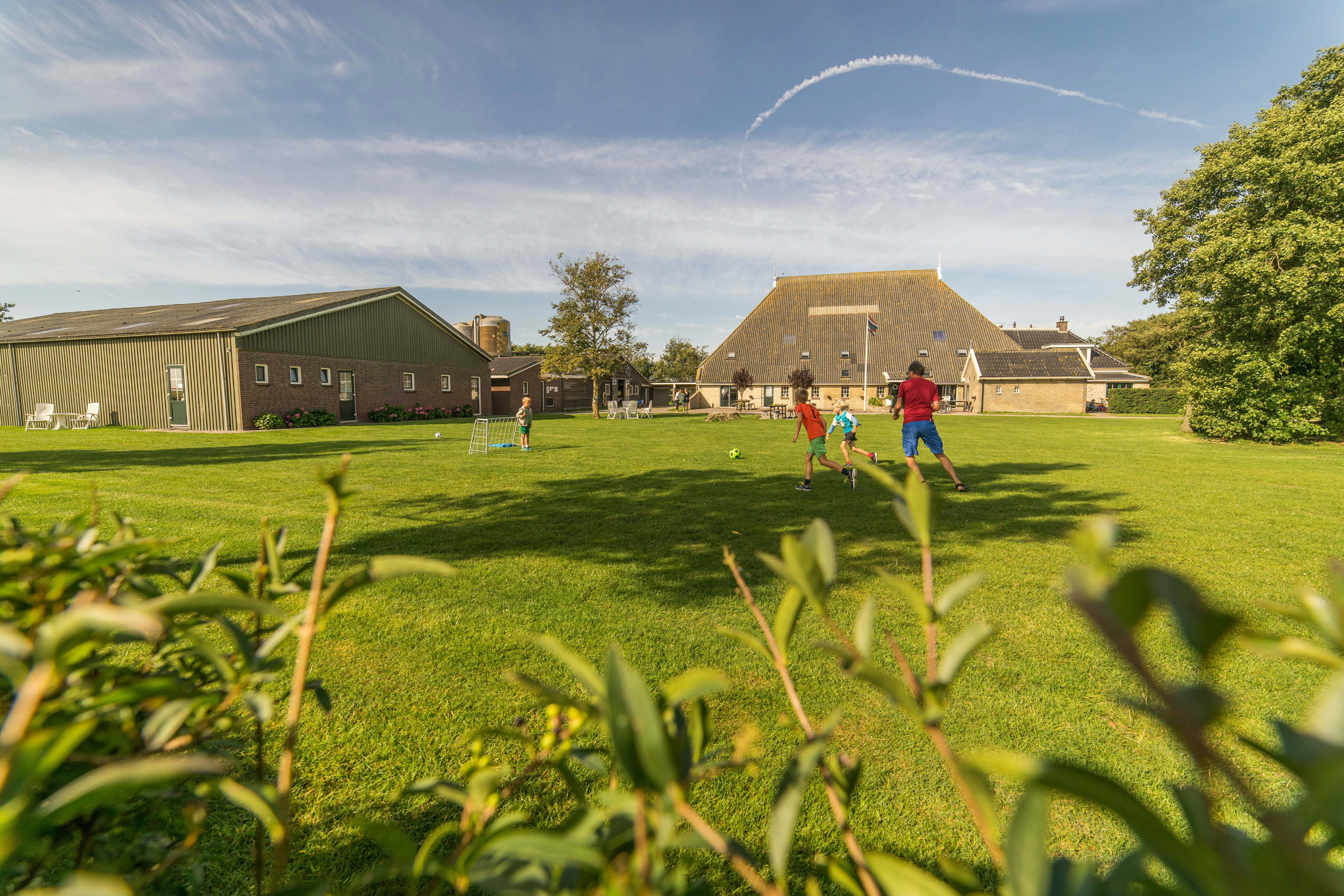 Camping De Oorsprong - Fußballwiese auf dem Campingplatz