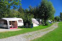 Camping De Oosterdriessen - Wohnwagen auf Stellplätzen 