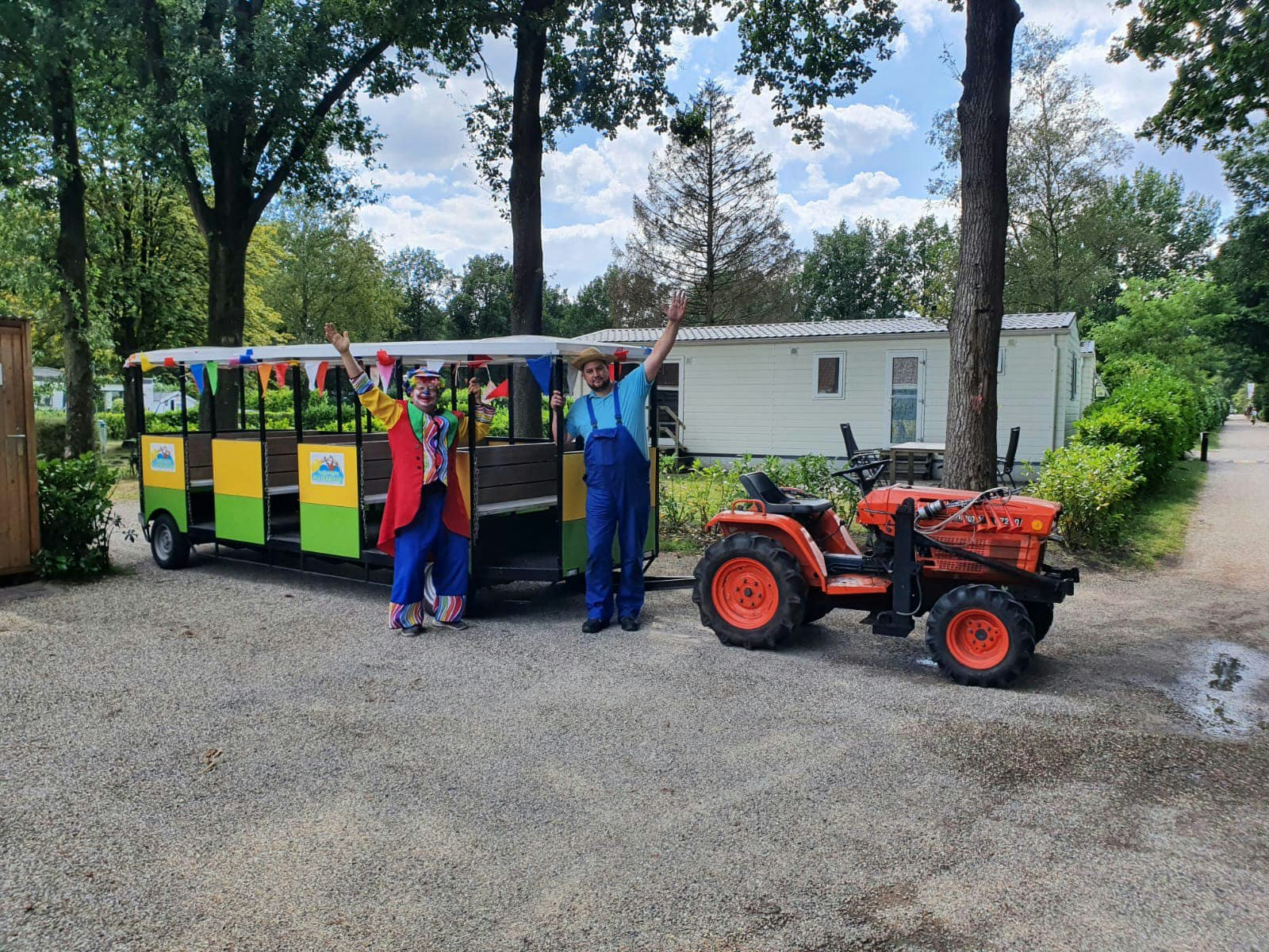 Camping De Otterberg - Traktorfahrten für Kinder auf dem Campingplatz