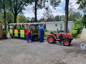 Camping De Otterberg - Traktorfahrten für Kinder auf dem Campingplatz