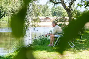 Camping De Pallegarste - Angelteich auf dem Campingplatz
