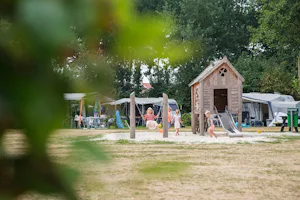 Camping De Pallegarste - KInderspielplatz auf dem Campingplatz