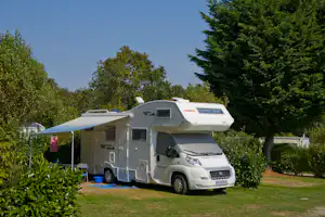 Camping De Penboch - Wohnmobilstellplätze im Grünen auf dem Campingplatz