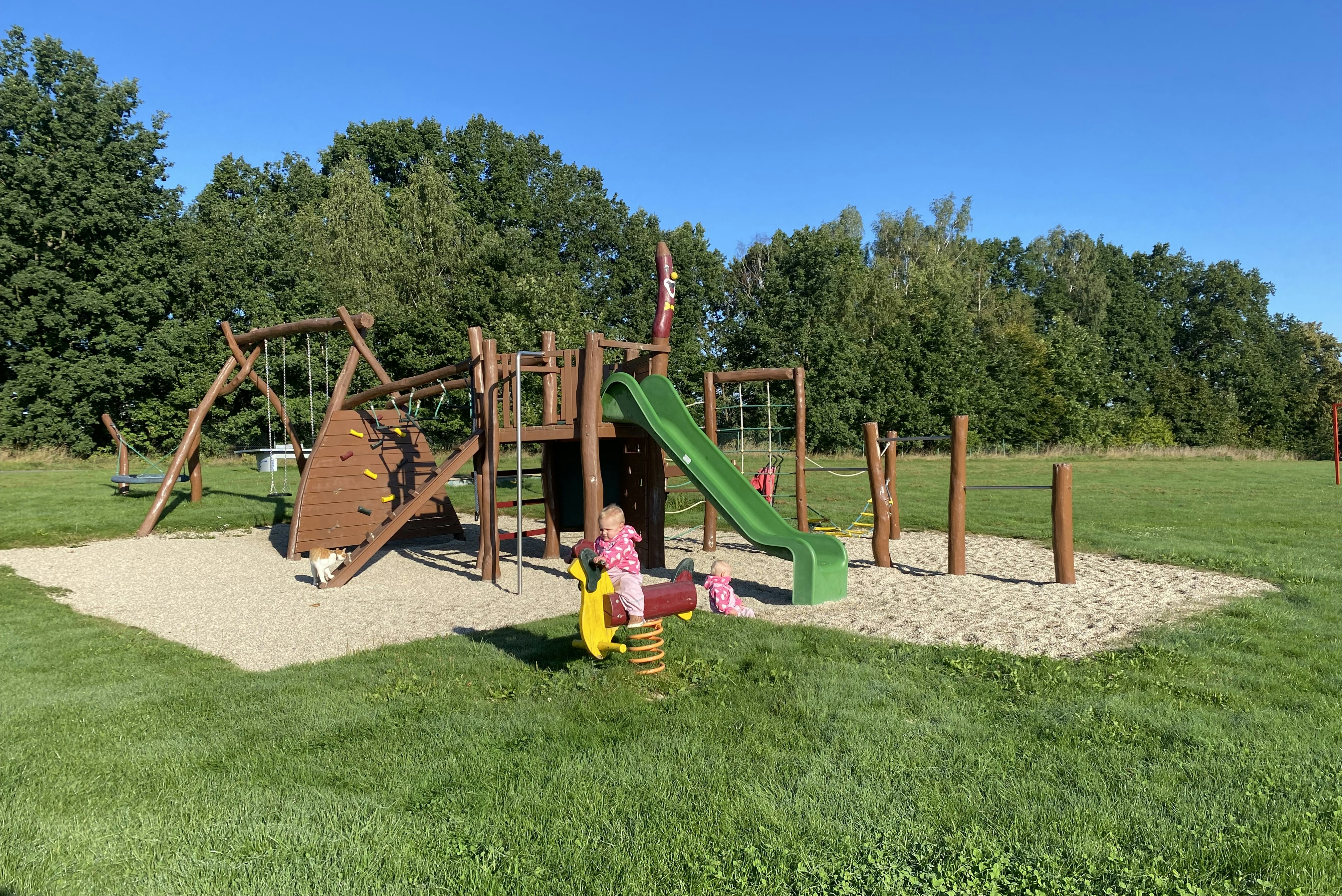 Camping De Regenboog  - Kinderspielplatz auf dem Campingplatz