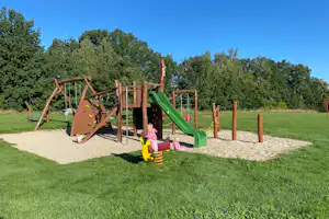 Camping De Regenboog - Kinderspielplatz auf dem Campingplatz
