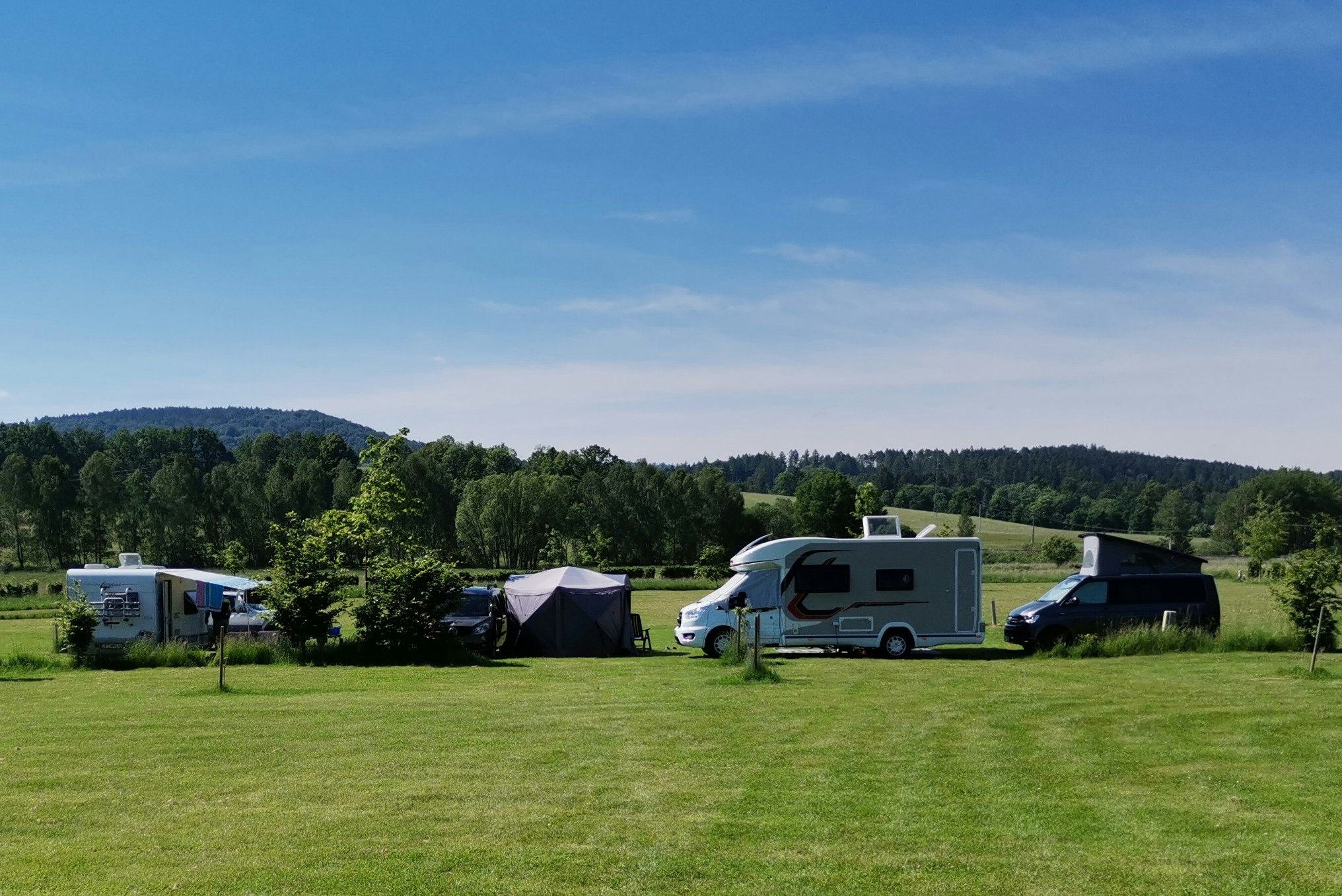Camping De Regenboog - Standplätze auf dem Campingplatz