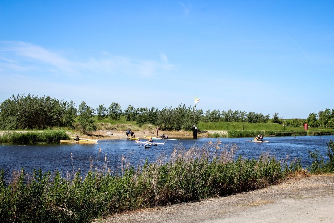 Camping De Rousant - Stand-Up Paddeln auf dem Fluss am Campingplatz